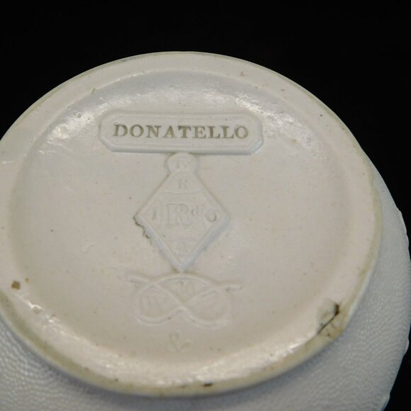 William Brownfield Donatello White Salt Glazed Pottery Embossed 7" Pitcher FLAW - Picture 11 of 12